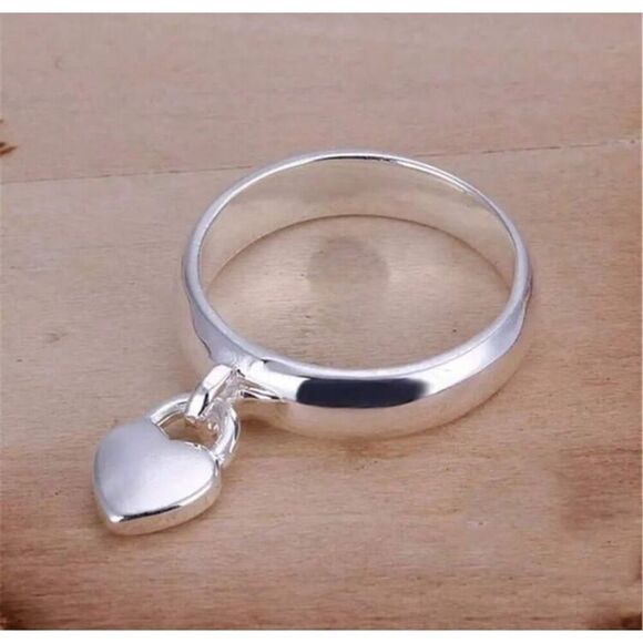 Sterling Heart Ring - Picture 5 of 6